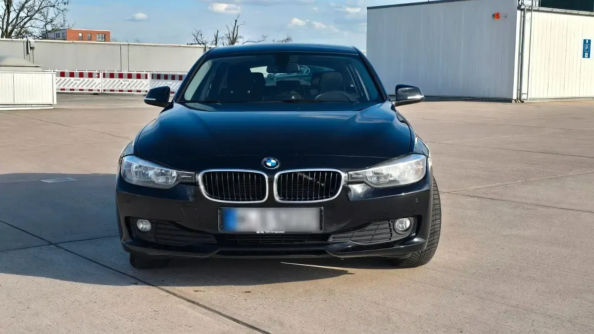 Gebraucht BMW 318 143 PS (105 kW) 2014 Schwarz Kombi