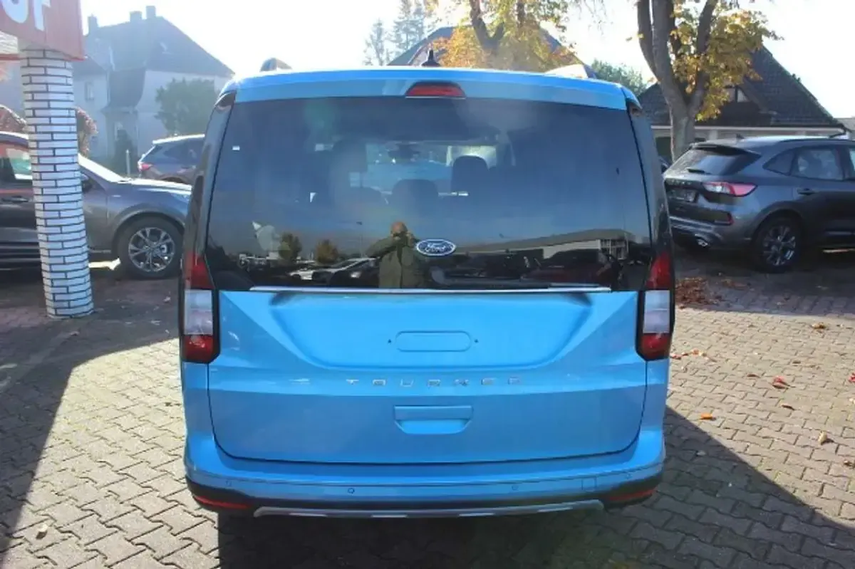 Gebraucht Ford Tourneo Active 122 PS (89 kW) 2024 Boundlessblue Van / Kleinbus