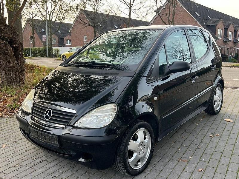Schwarz Gebraucht 2003 Mercedes A140 Classic Van / Kleinbus | 1.990 € (Etwas zu teuer) - Bild 1/4