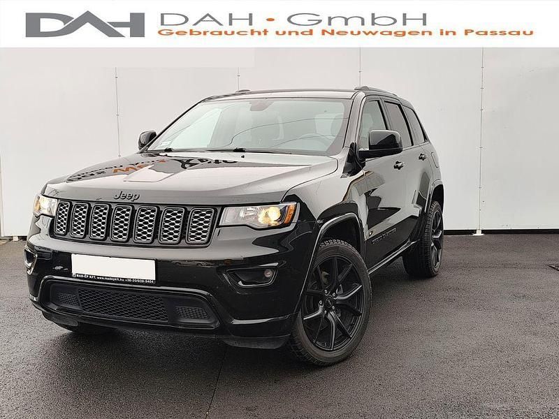Schwarz Gebraucht 2021 Jeep Grand Cherokee Laredo SUV | 31.990 € - Bild 1/4