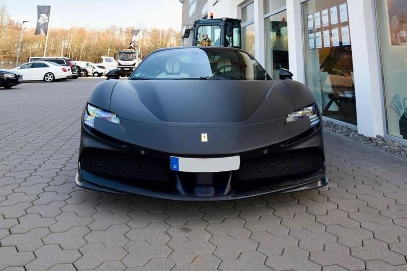 Gebraucht Ferrari SF90 780 PS (573 kW) 2024 Schwarz Cabrio