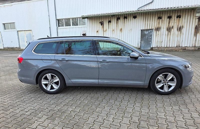 Gebraucht VW Passat Business 200 PS (147 kW) 2022 Grau Kombi