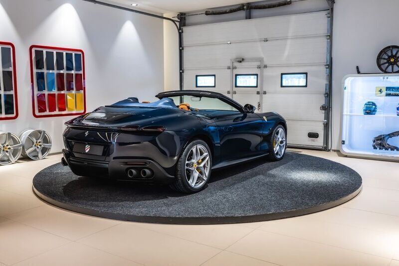 Neu Ferrari Roma 620 PS (456 kW) 2025 Blau Coupé