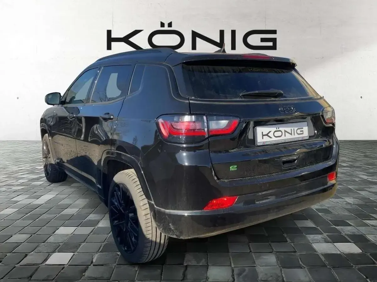 Käytetty Jeep Compass Night Eagle 131 HP (96 kW) 2024 Musta Katumaasturi