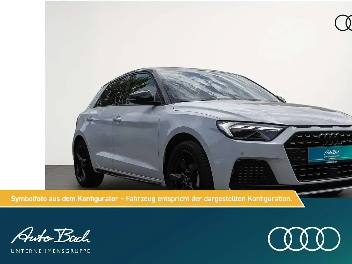 Neu Audi A1 Advanced Plus 95 PS (69 kW) 2026 Gletscherweiß metallic mythoss SUV