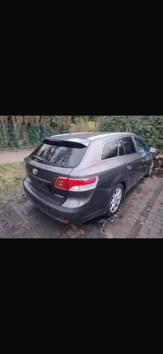 Gebraucht Toyota Avensis 2009 Silber Kombi