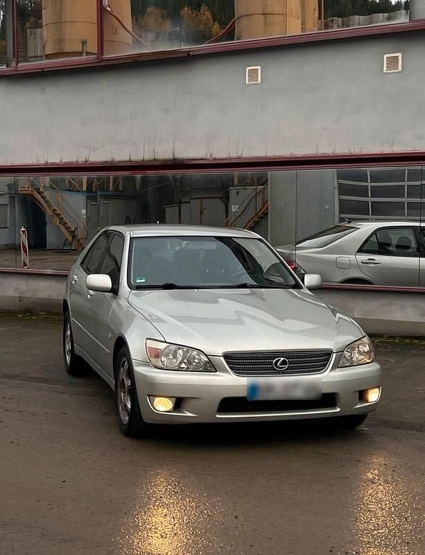 Gebraucht Lexus IS200 155 PS (114 kW) 2000 Silber Limousine
