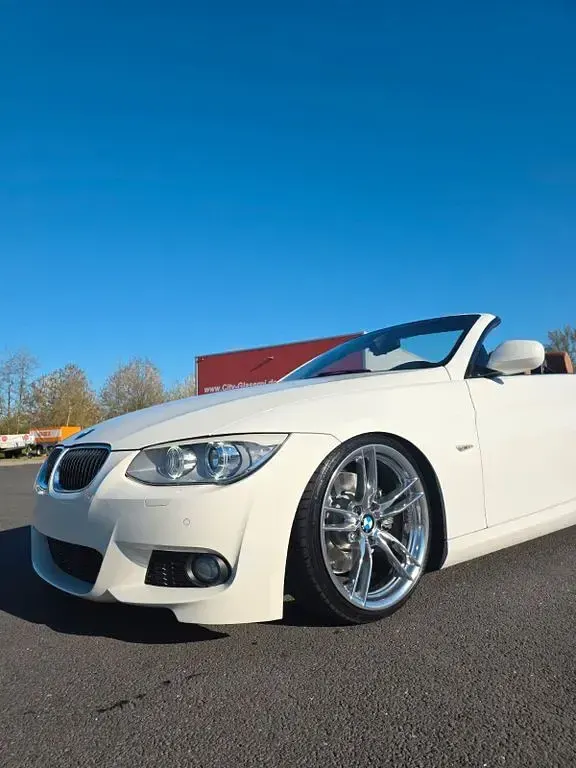 Gebraucht BMW 325 Cabriolet M Sport 204 PS (150 kW) 2010 Weiß Cabrio