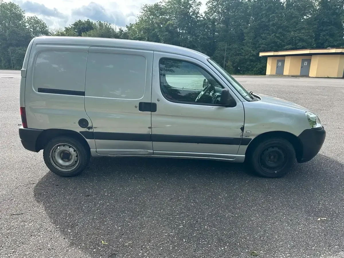 Gebraucht Peugeot Partner 90 PS (66 kW) 2004 Silber Van / Kleinbus