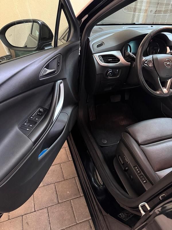 Gebraucht Opel Astra 146 PS (107 kW) 2019 Schwarz Kombi