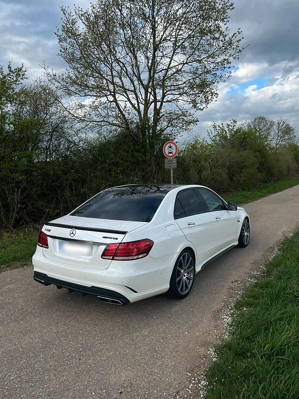 Gebraucht Mercedes E63S AMG AMG 585 PS (430 kW) 2014 Weiß Limousine