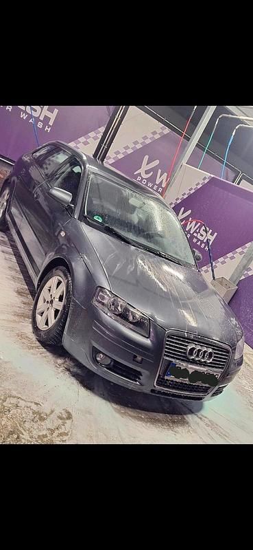 Grau Gebraucht 2005 Audi A3 Sportback Kombi | 3.500 € (Fairer Preis) - Bild 1/3