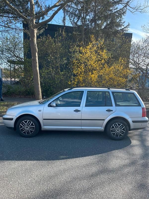 Gebraucht VW Golf IV 101 PS (74 kW) 2004 Silber Kombi