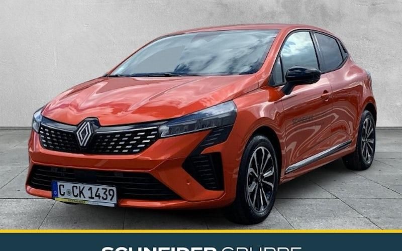 Valenciaorange metallic Gebraucht 2025 Renault Clio V Techno Limousine | 17.990 € (Fairer Preis) - Bild 1/4