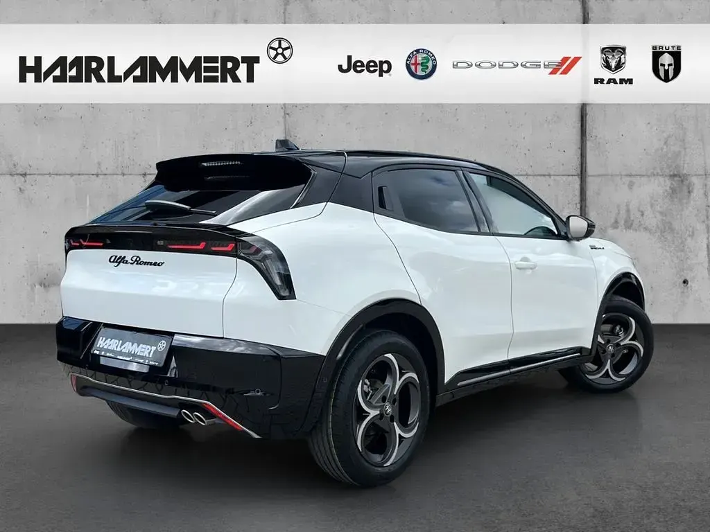 Neu Alfa Romeo Junior Edizione Speciale 145 PS (106 kW) 2026 Weiß SUV