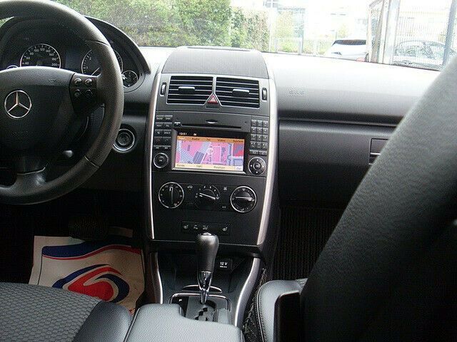 Gebraucht Mercedes A160 Avantgarde 95 PS (69 kW) 2010 Grau metallic Van / Kleinbus