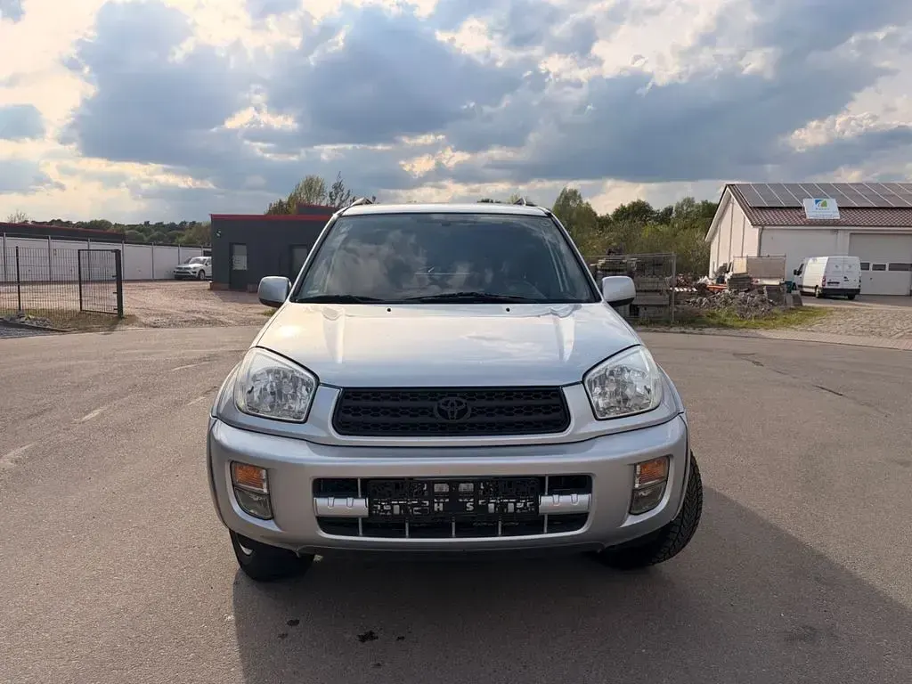 Gebraucht Toyota RAV4 150 PS (110 kW) 2003 Silber SUV