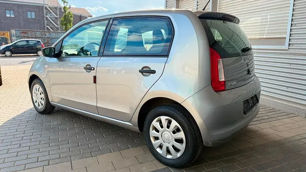 Gebraucht Skoda Citigo Active 60 PS (44 kW) 2018 Silber Kleinwagen