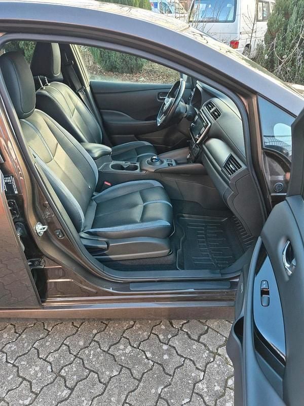 Gebraucht Nissan Leaf 360º 89 kW (122 PS) 2019 Braun Kleinwagen