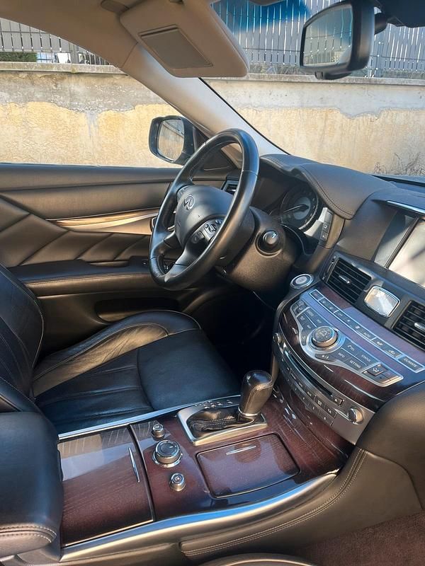 Gebraucht Infiniti Q70 364 PS (267 kW) 2015 Grau Limousine