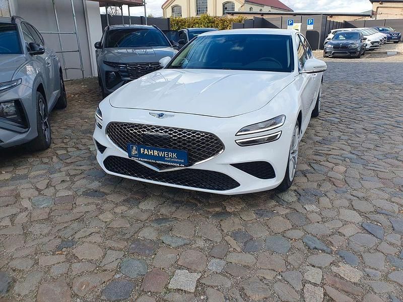 Weiß Gebraucht 2022 Genesis G70 Premium Limousine | 27.990 € (Etwas zu teuer) - Bild 1/4