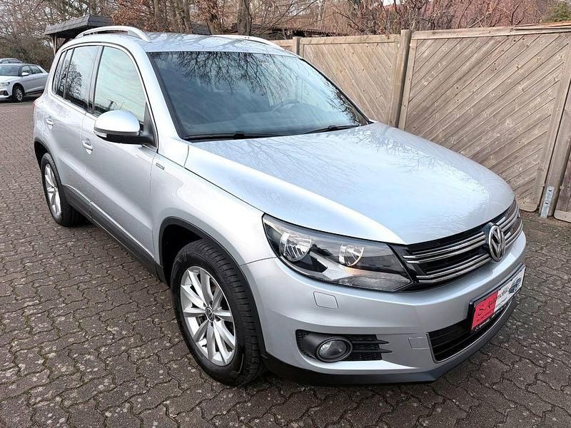 Gebraucht VW Tiguan LOUNGE 125 PS (91 kW) 2016 Silber SUV