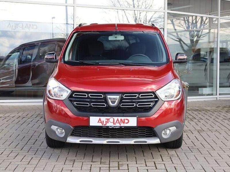 Gebraucht Dacia Lodgy Stepway 102 PS (75 kW) 2019 Rot Van / Kleinbus