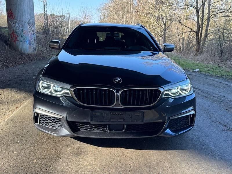 Gebraucht BMW M550 Shadowline 400 PS (294 kW) 2019 Grau Limousine