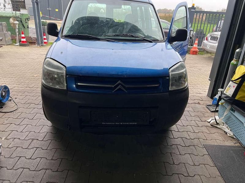 Gebraucht Citroën Berlingo Advance 75 PS (55 kW) 2006 Lack blau mit schutzlack Van / Kleinbus