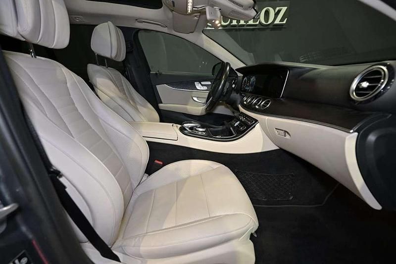 Gebraucht Mercedes E400 Avantgarde 330 PS (242 kW) 2019 Grau selenite grey metallic Kombi