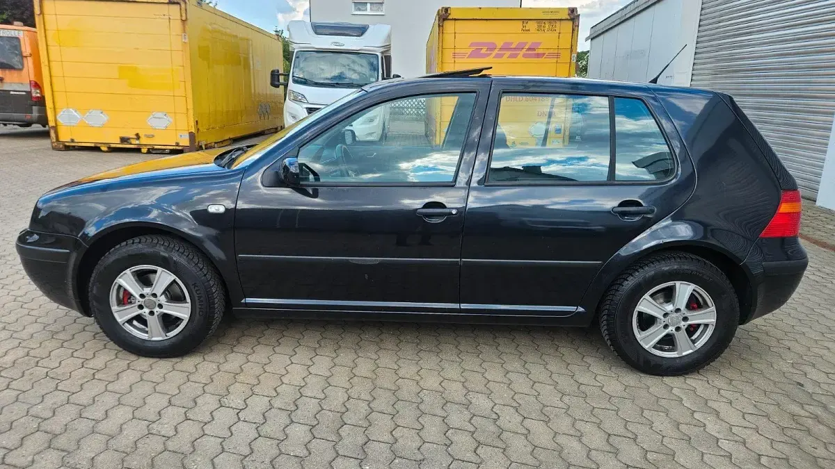 Gebraucht VW Golf IV 75 PS (55 kW) 2002 Schwarz Limousine