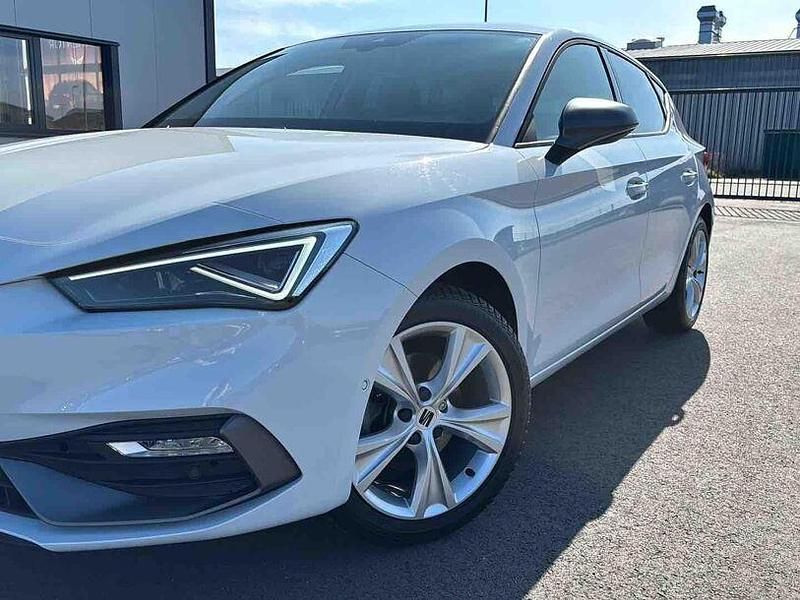 Gebraucht Seat Leon FR 150 PS (110 kW) 2024 Glacial white metallic Limousine