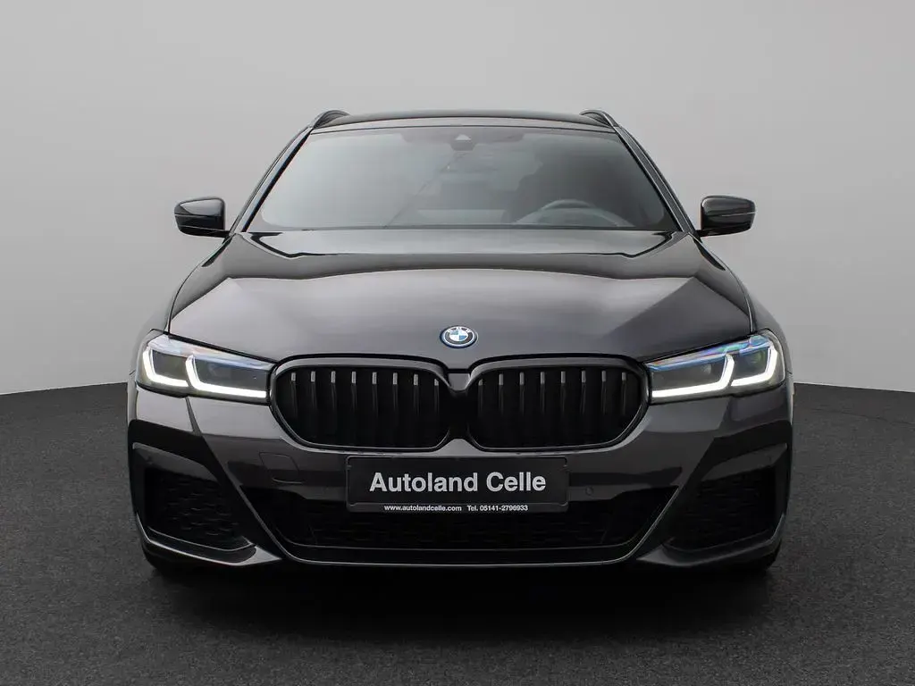 Gebraucht BMW 530e M Sport 292 PS (214 kW) 2023 Schwarz Limousine