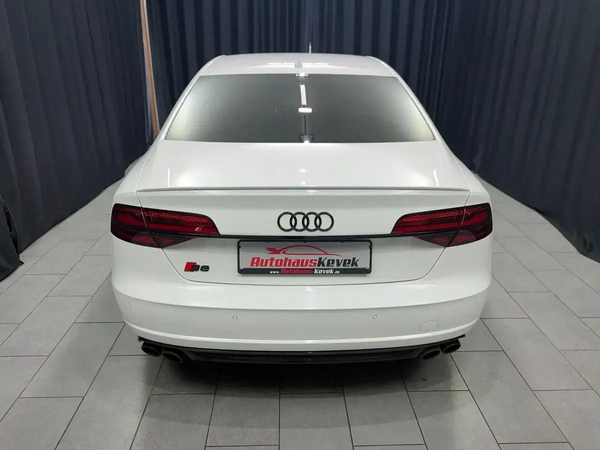 Gebraucht Audi S8 plus Sport 605 PS (444 kW) 2017 Weiß Limousine