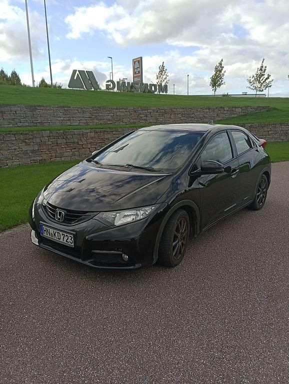 Schwarz Gebraucht 2012 Honda Civic Comfort Limousine | 6.550 € (Fairer Preis) - Bild 1/4