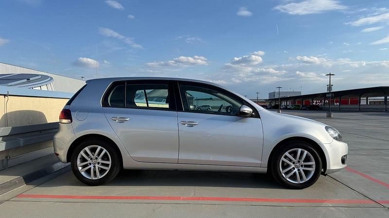 Gebraucht VW Golf VI Highline 122 PS (89 kW) 2011 Silber Kleinwagen