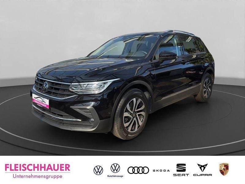 Schwarz Gebraucht 2022 VW Tiguan Active SUV | 26.490 € (Guter Preis) - Bild 1/4