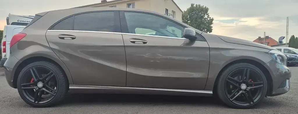 Gebraucht Mercedes A180 109 PS (80 kW) 2013 Grau Kleinwagen