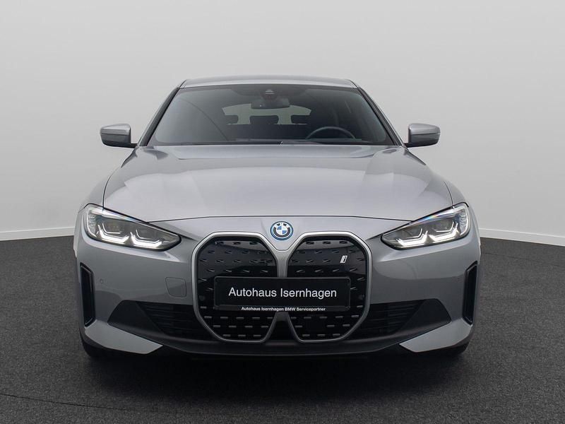 Gebraucht BMW i4 Efficient Dynamics 250 kW (340 PS) 2022 Skyscraper grau metallic c4w Limousine