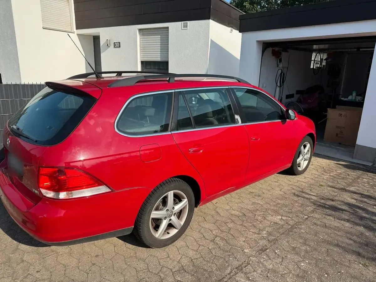 Gebraucht VW Golf VI 122 PS (89 kW) 2009 Rot Kleinwagen