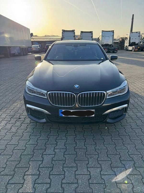 Gebraucht BMW 750 M Sport 449 PS (330 kW) 2018 Blau Limousine