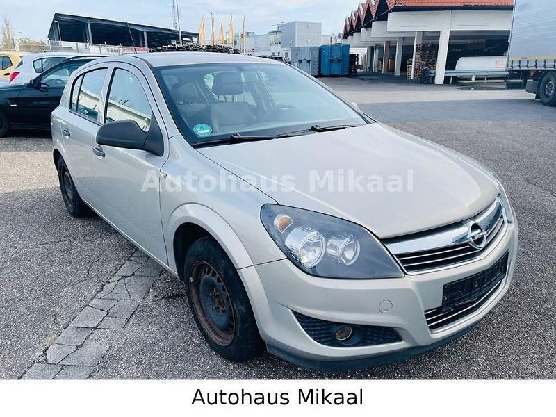 Gebraucht Opel Astra Selection 116 PS (85 kW) 2009 Pannacotta Limousine