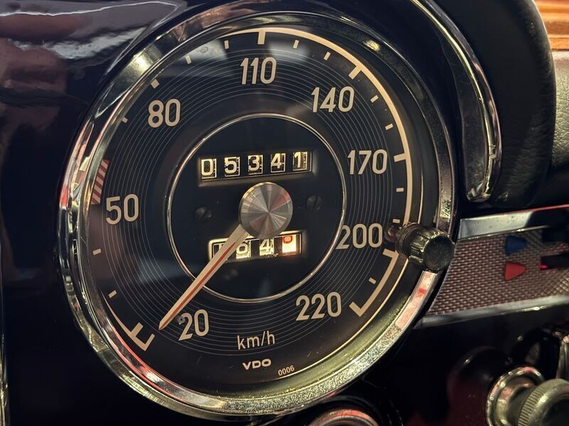 Gebraucht Mercedes SL280 170 PS (125 kW) 1968 Rot Cabrio