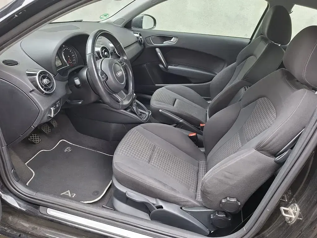 Gebraucht Audi A1 Ambition 105 PS (77 kW) 2011 Schwarz Kleinwagen