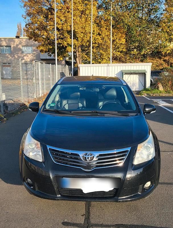 Schwarz Gebraucht 2011 Toyota Avensis Kombi | 4.550 € (Guter Preis) - Bild 1/4