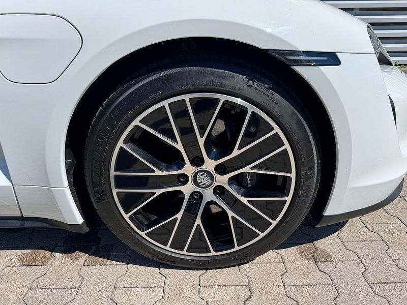 Gebraucht Porsche Taycan Basis 239 kW (326 PS) 2022 Weiß Limousine