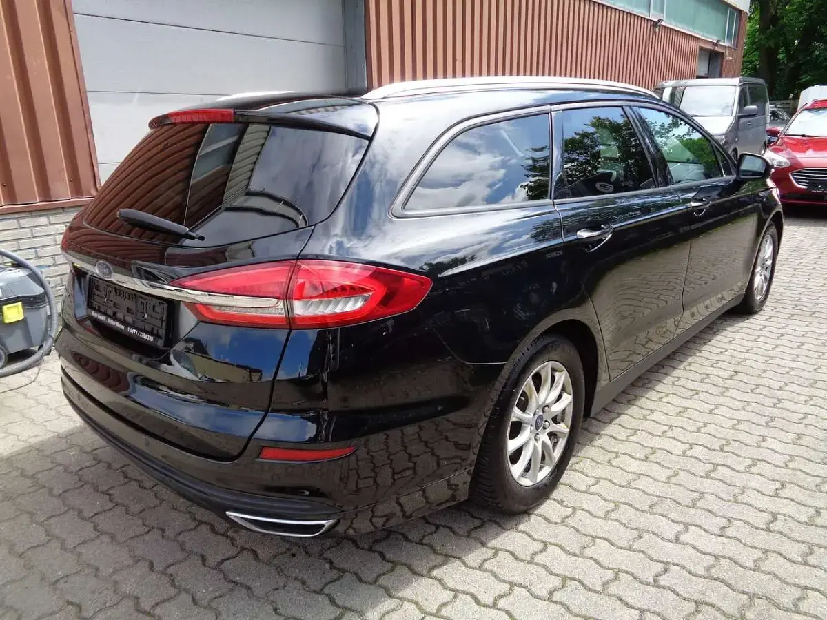 Gebraucht Ford Mondeo 179 PS (131 kW) 2019 Schwarz Kombi