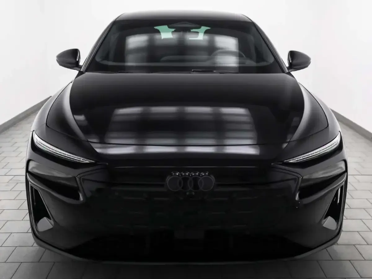 Neu Audi A6 e-tron S-Line 314 kW (428 PS) 2026 Schwarz Kombi