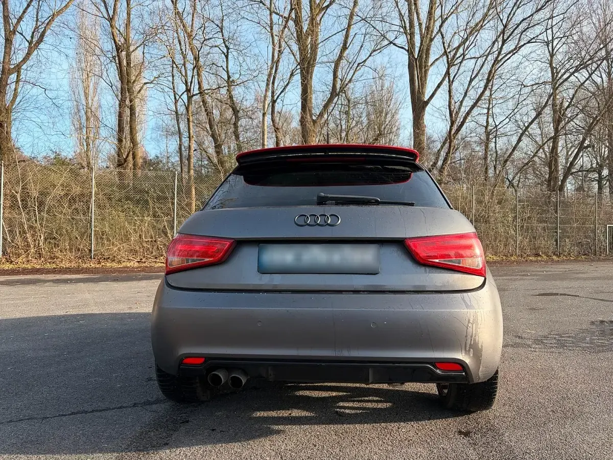 Gebraucht Audi A1 122 PS (89 kW) 2011 Grau Kleinwagen
