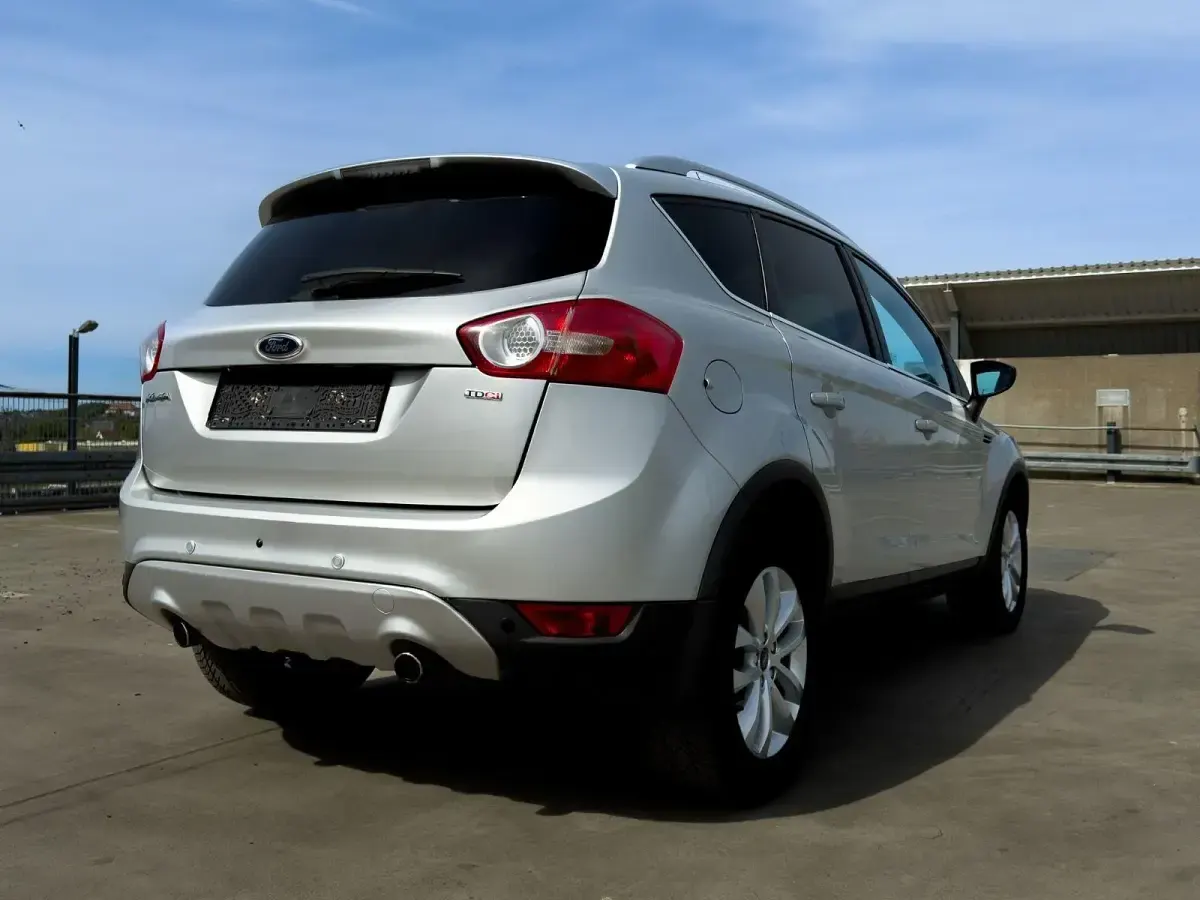 Używany Ford Kuga Titanium 136 KM (100 kW) 2009 Szary SUV